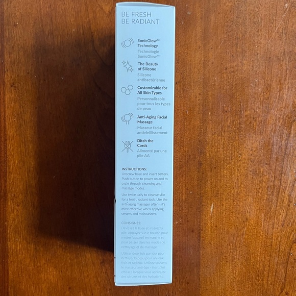 NWT pmd clean Smart Facail Cleansing Device. New In Box. - Picture 5 of 5